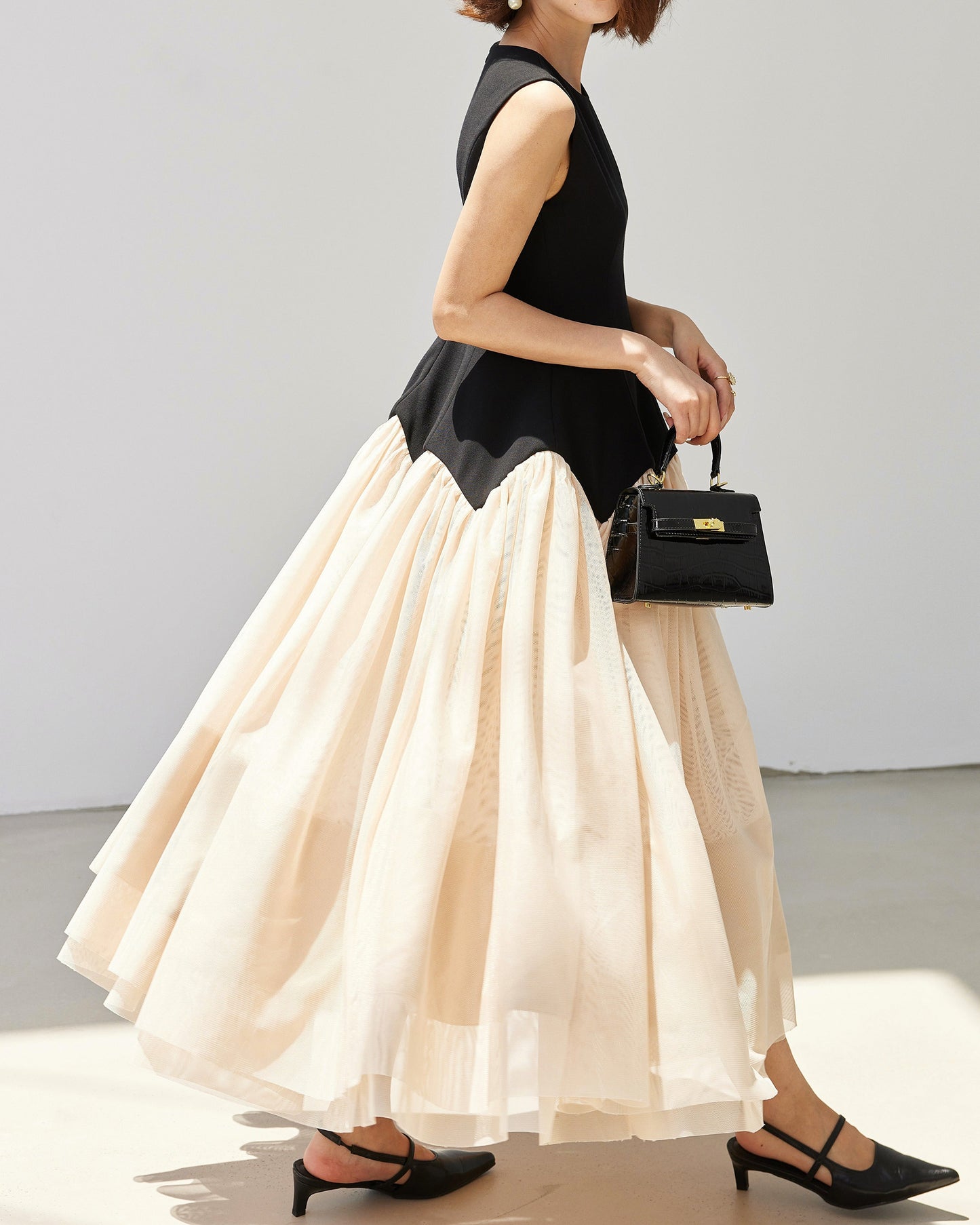 Black and Beige Wavy Peplum Dress 00159