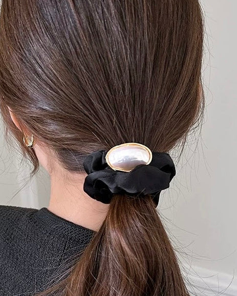 Classic Gem Scrunchie 00490