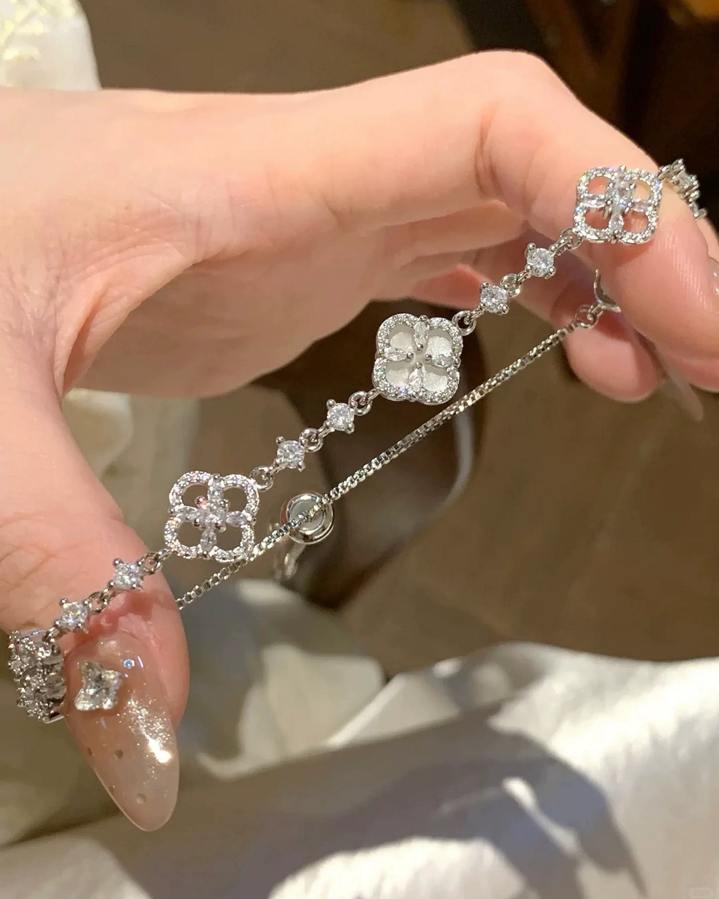 Sparkling Four-Leaf Clover Bracelet 00582