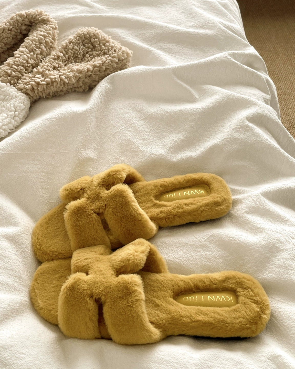 Cloudy Soft Fur Slides 00505