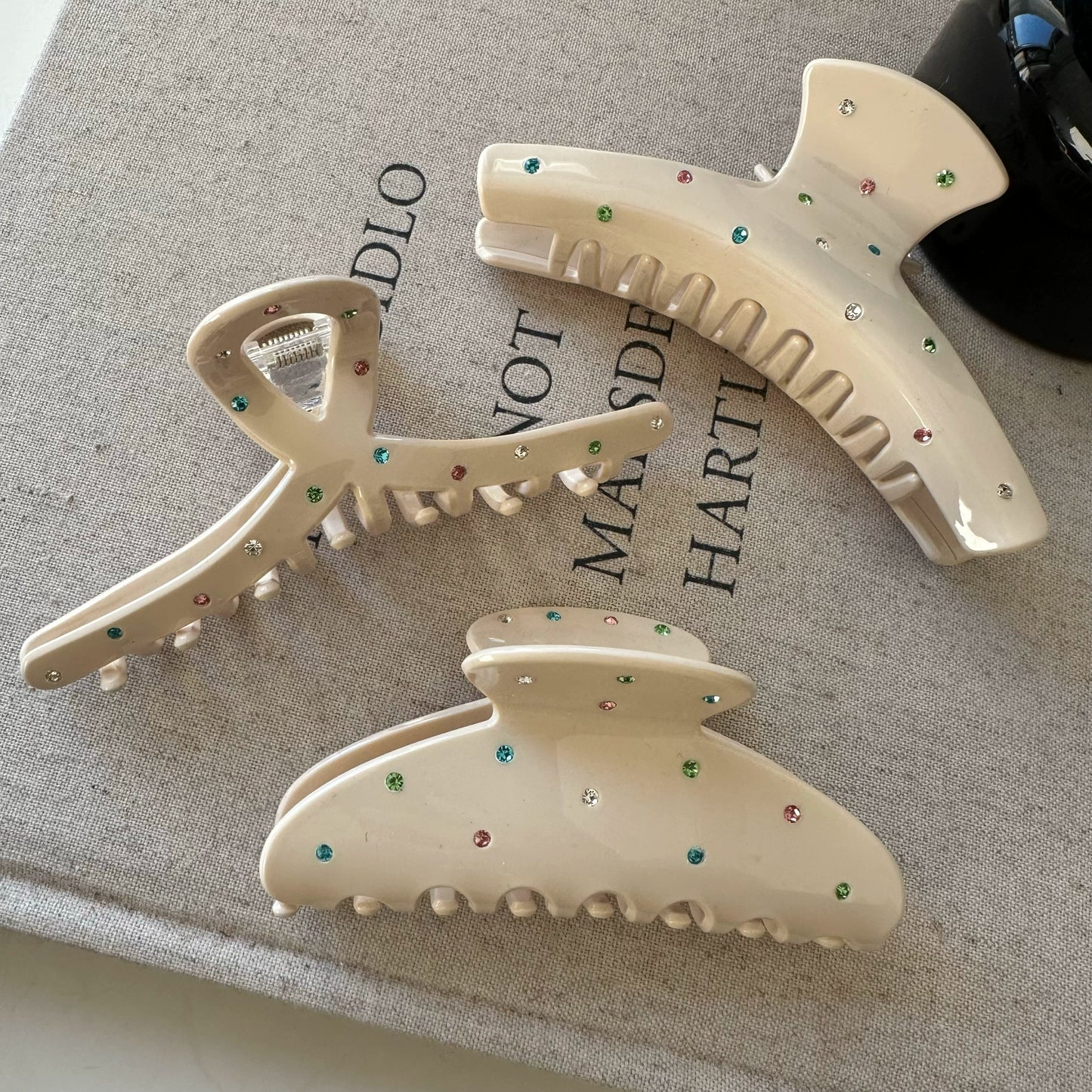 Crystal-Embellished Hair Clip 00131