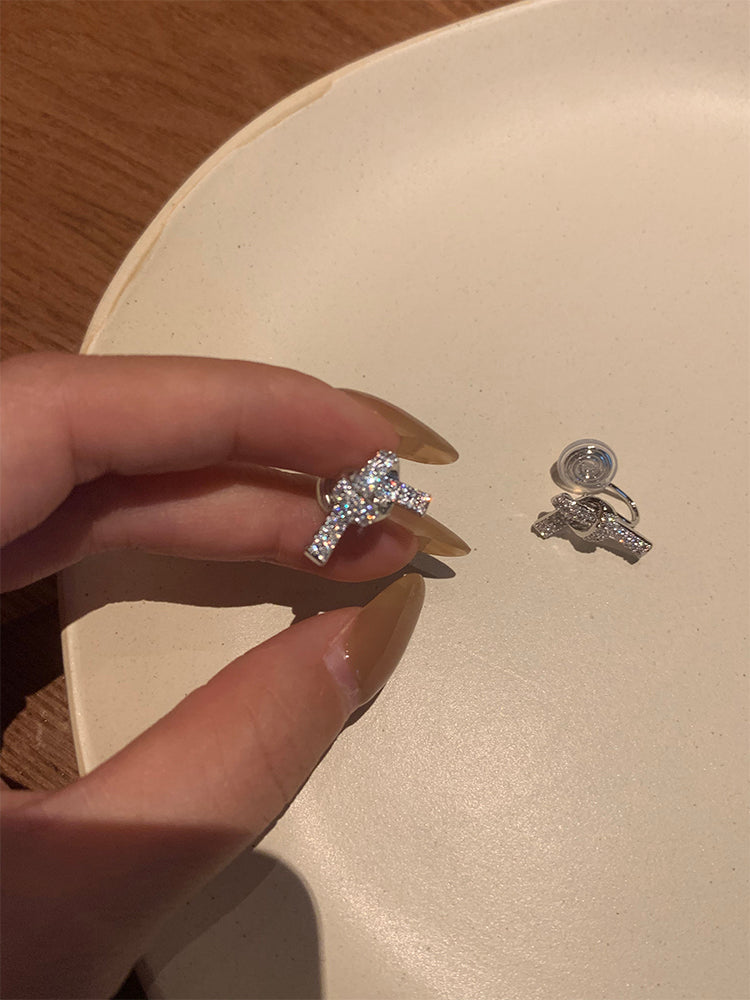 Gleam Bow Studs 00208