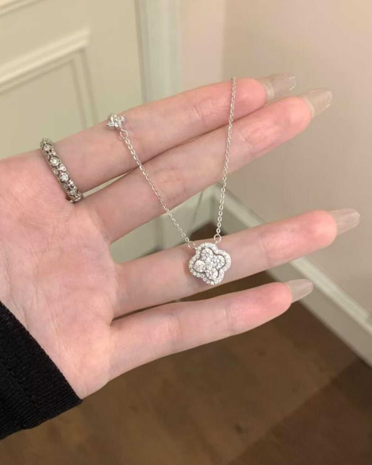 Blossom Glow Necklace 00223