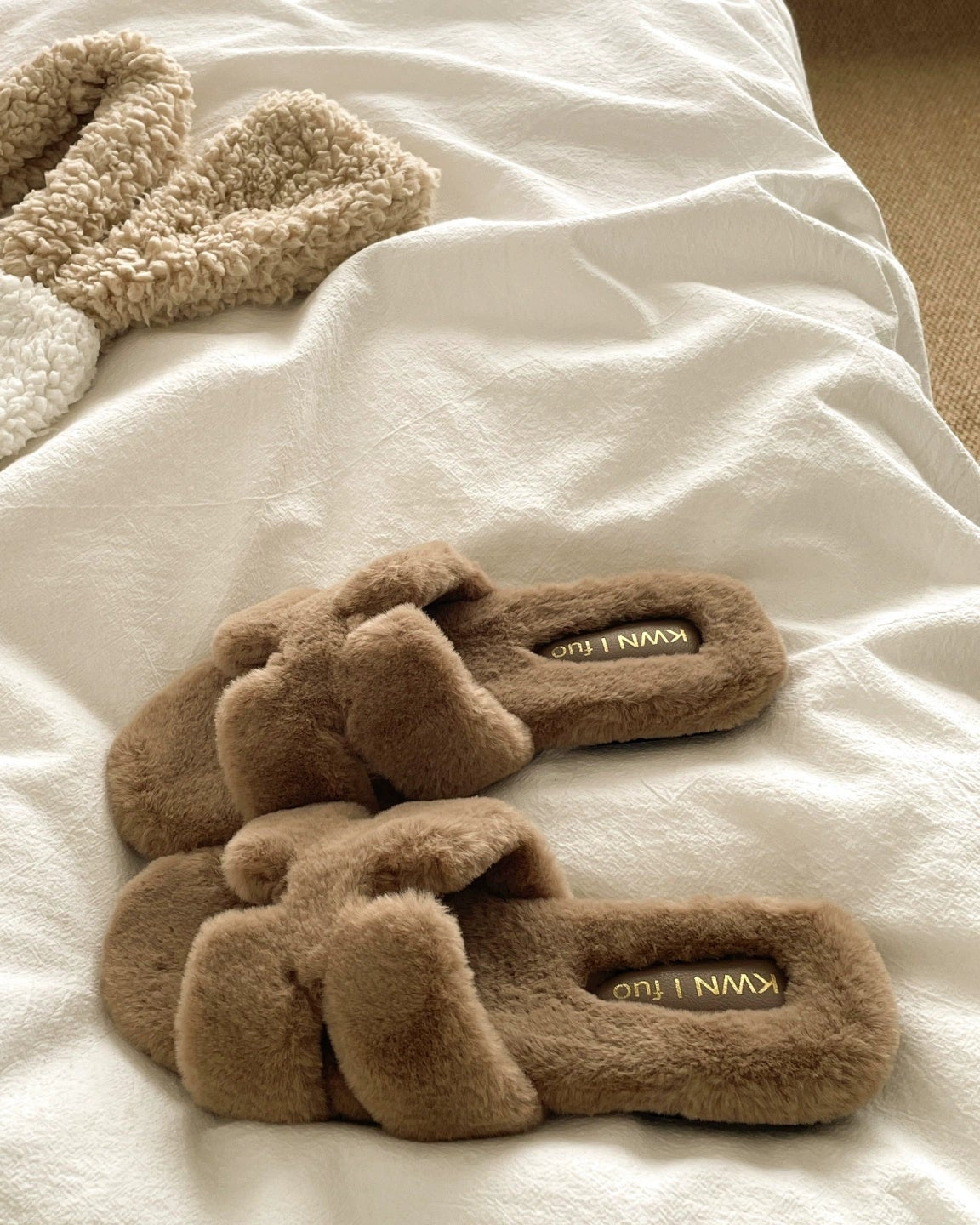 Cloudy Soft Fur Slides 00505