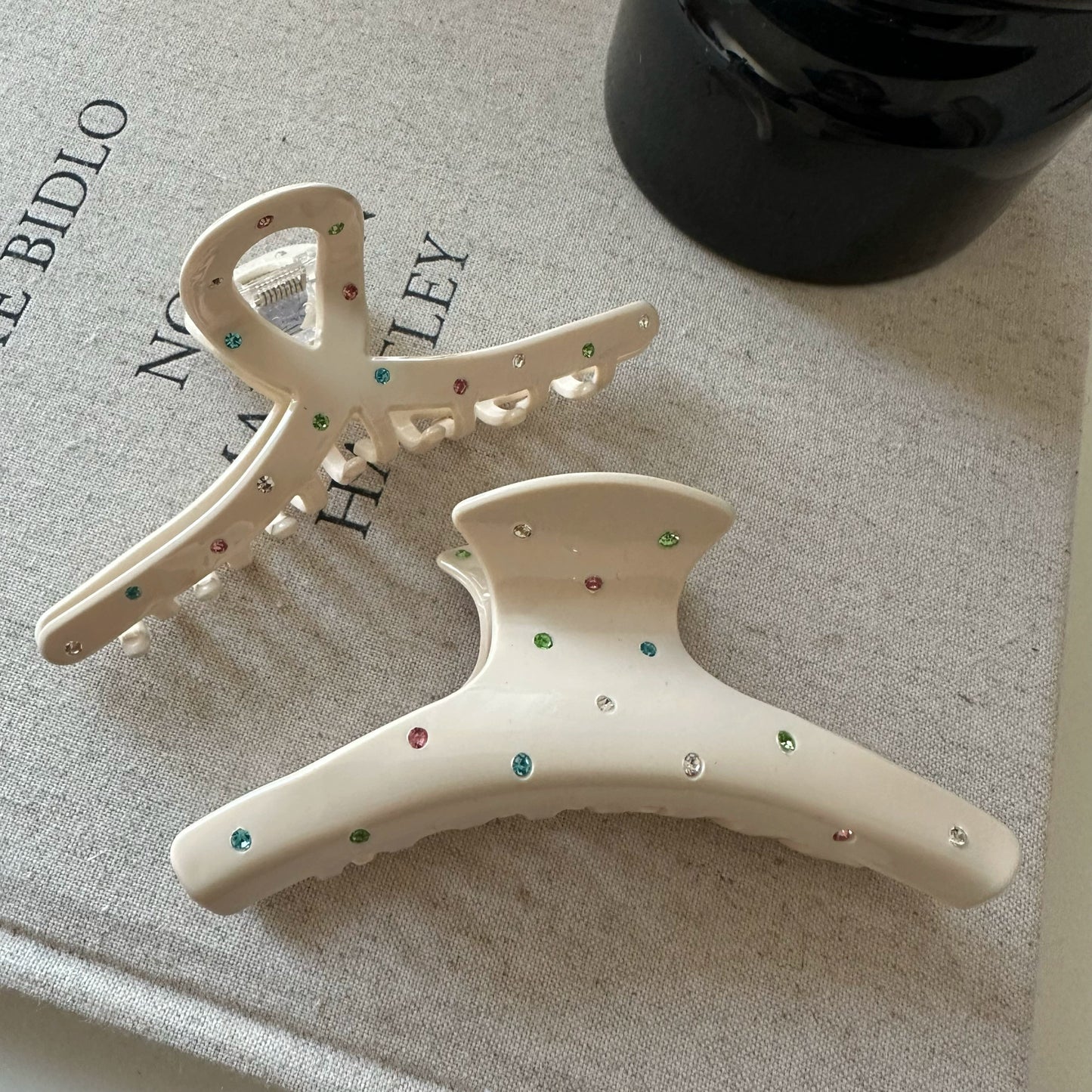 Crystal-Embellished Hair Clip 00131