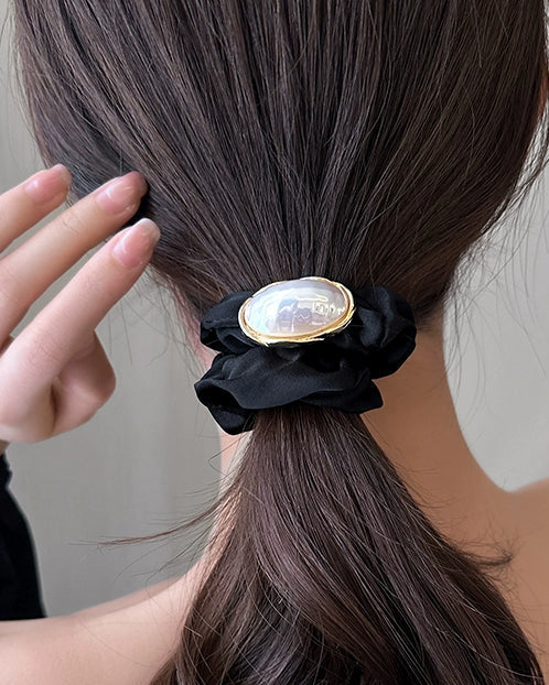 Classic Gem Scrunchie 00490