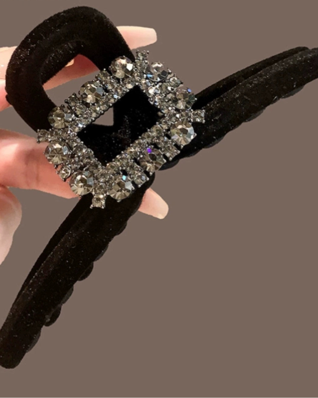 Velvet Crystal Square Hair Claw 00474