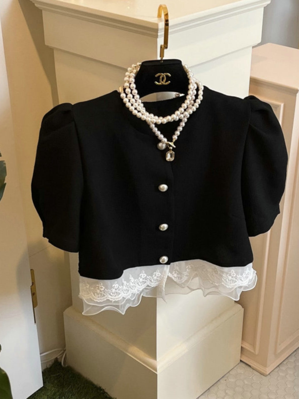 Black Puff Short Sleeve Cropped Jacket with Lace Hem 00176