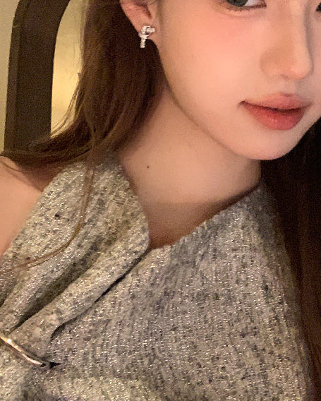Gleam Bow Studs 00208