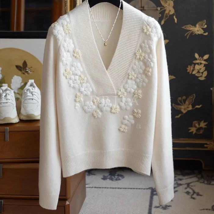 Floral Embroidery White Knit 00040