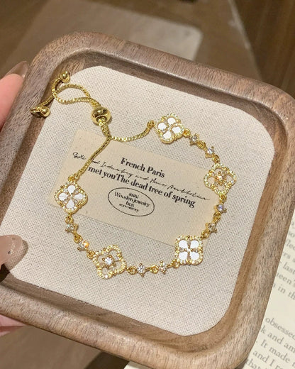 Sparkling Four-Leaf Clover Bracelet 00582