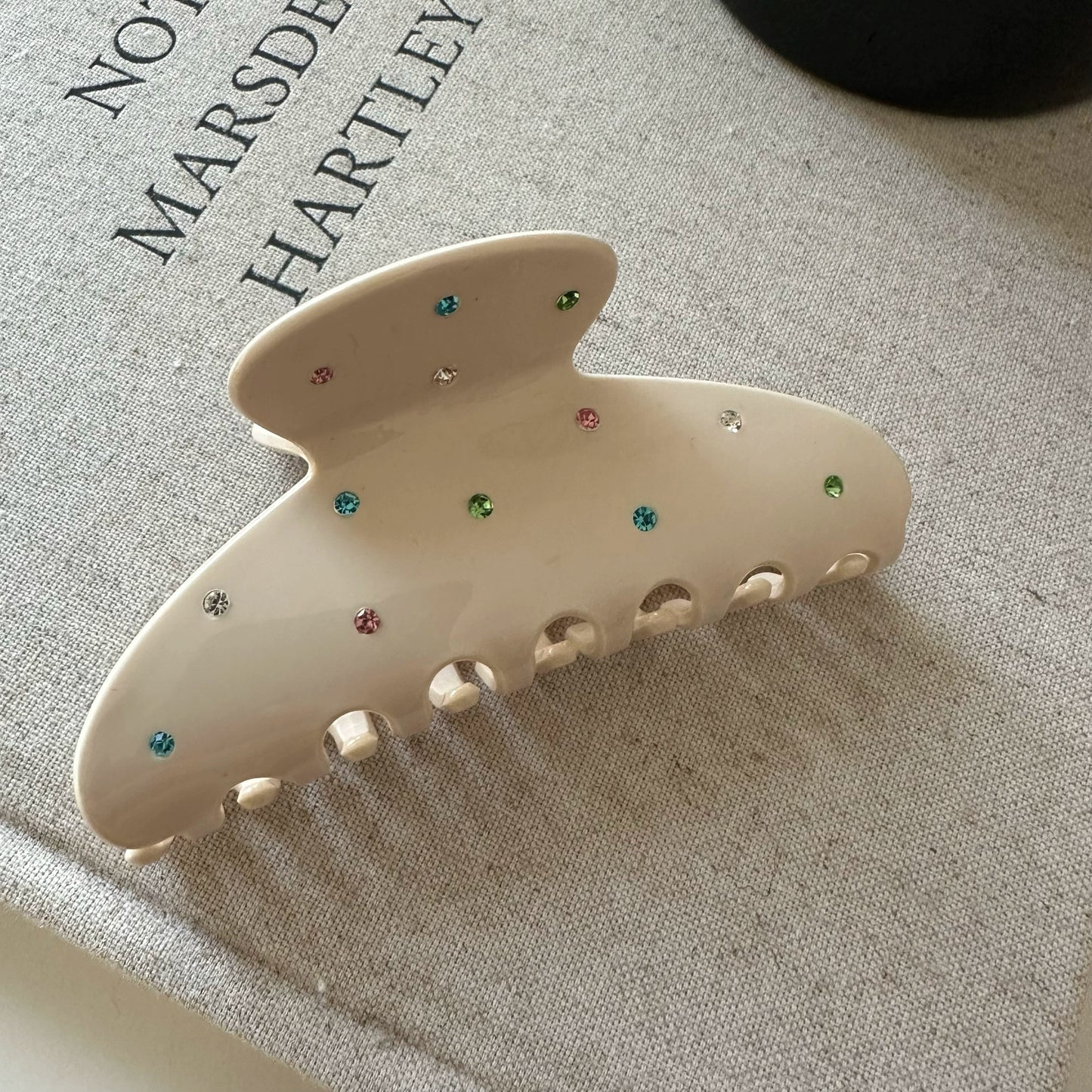 Crystal-Embellished Hair Clip 00131