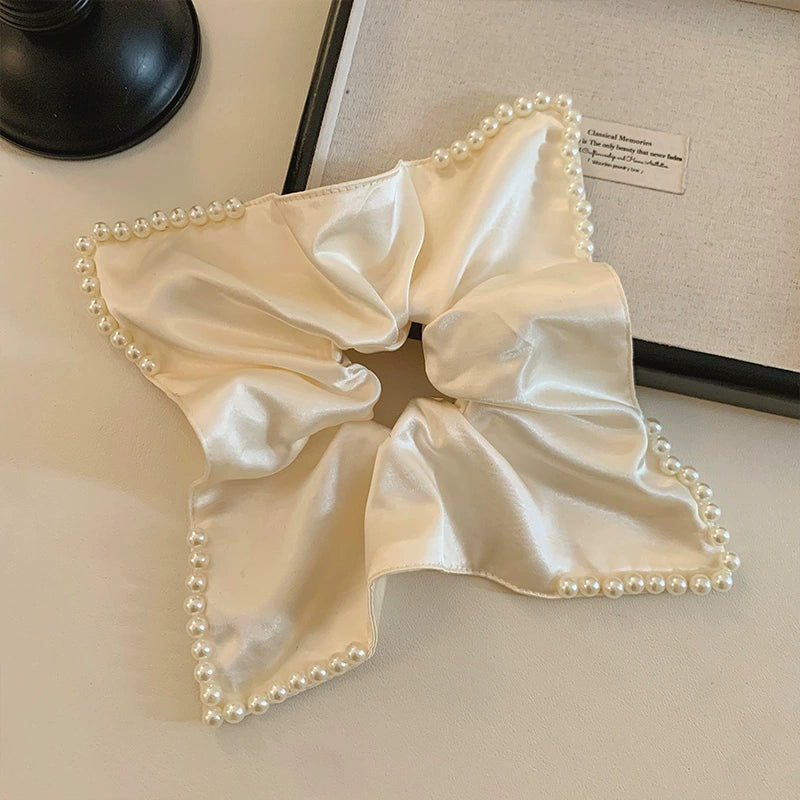 Pearl Frame Scrunchie 00382