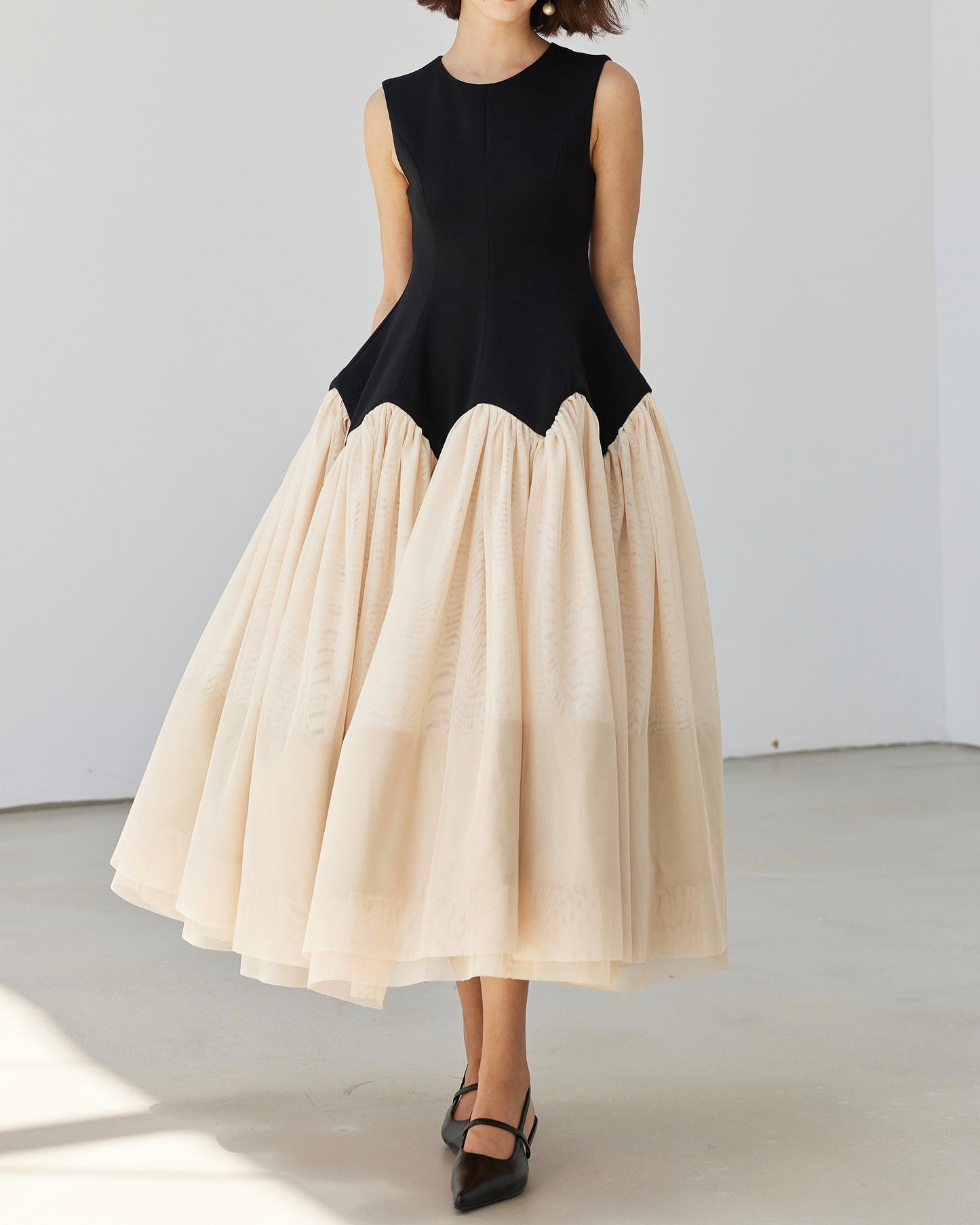 Black and Beige Wavy Peplum Dress 00159