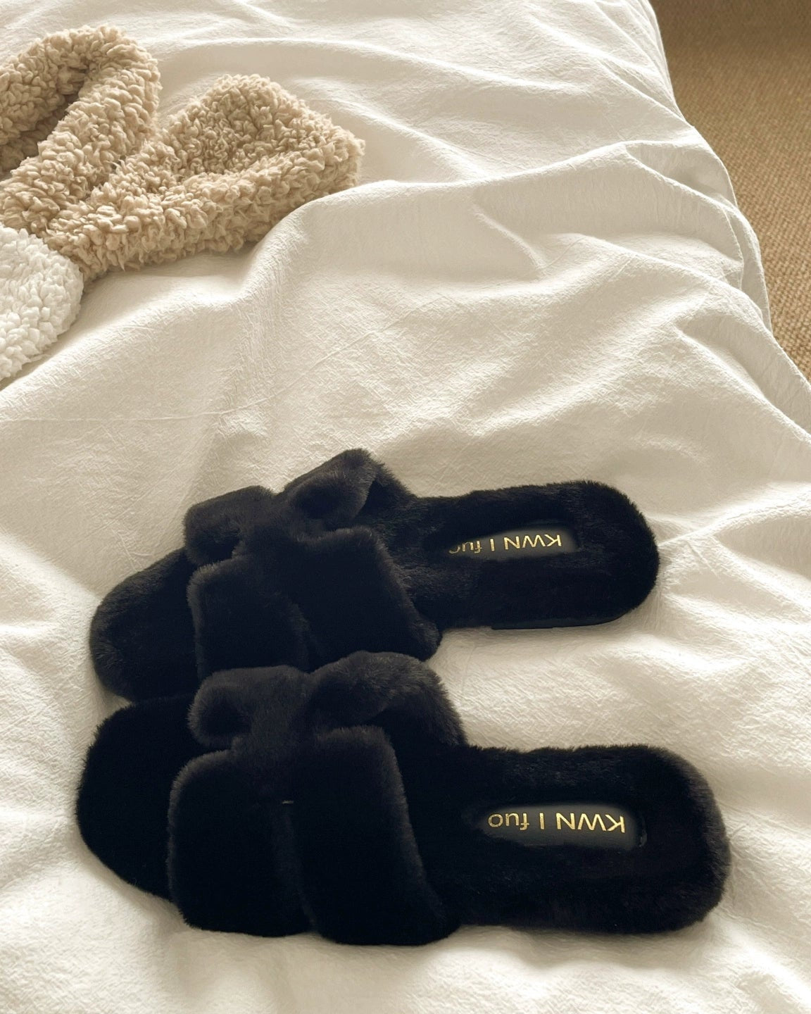 Cloudy Soft Fur Slides 00505